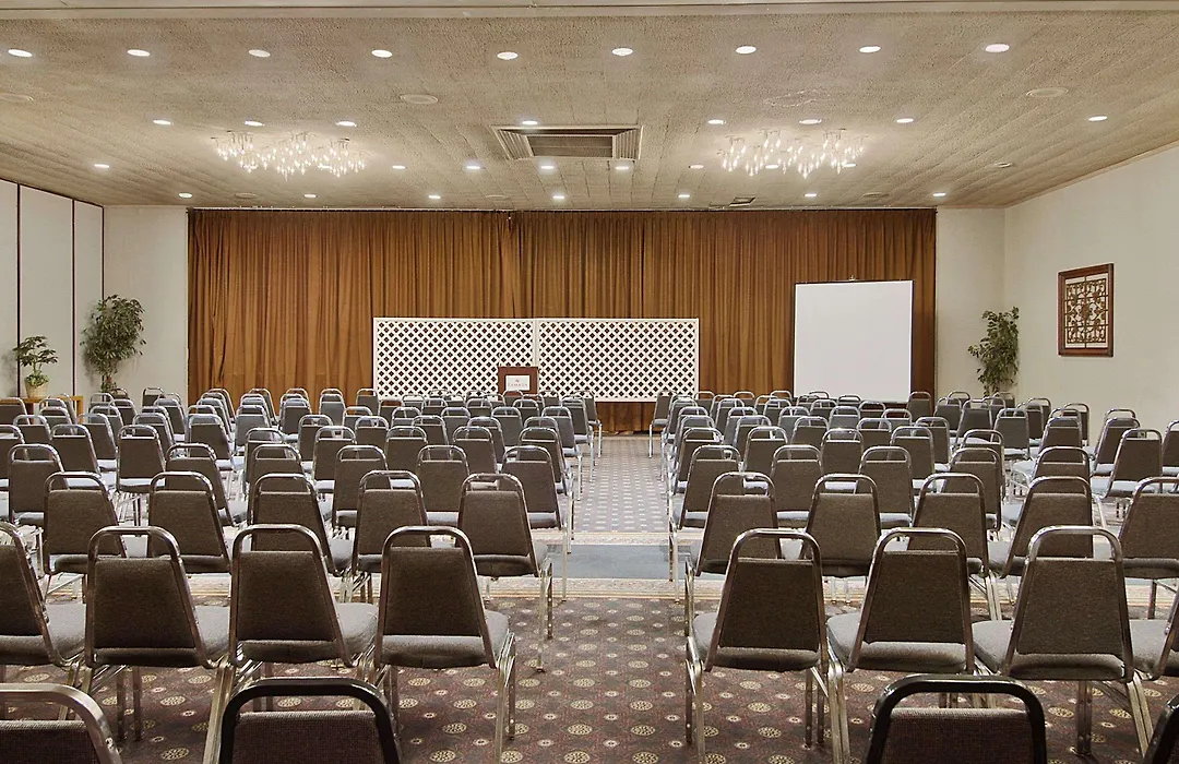 Ramada By Wyndham Augusta Downtown Hotel & Conference Center-1