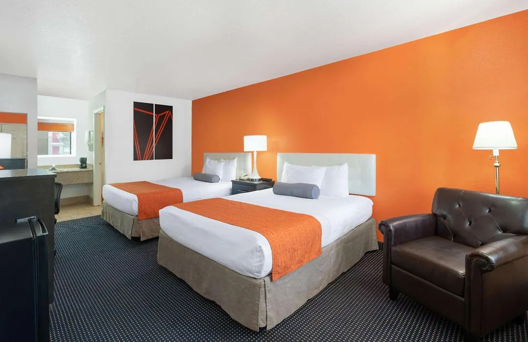 Howard Johnson By Wyndham Holbrook-1