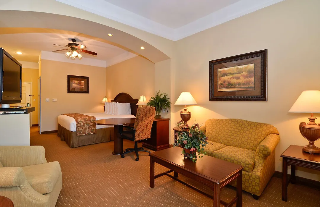 Best Western Plus Monica Royale Inn & Suites-1