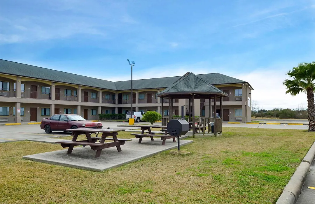 Econo Lodge Inn & Suites Port Arthur Near Sabine Pass-1
