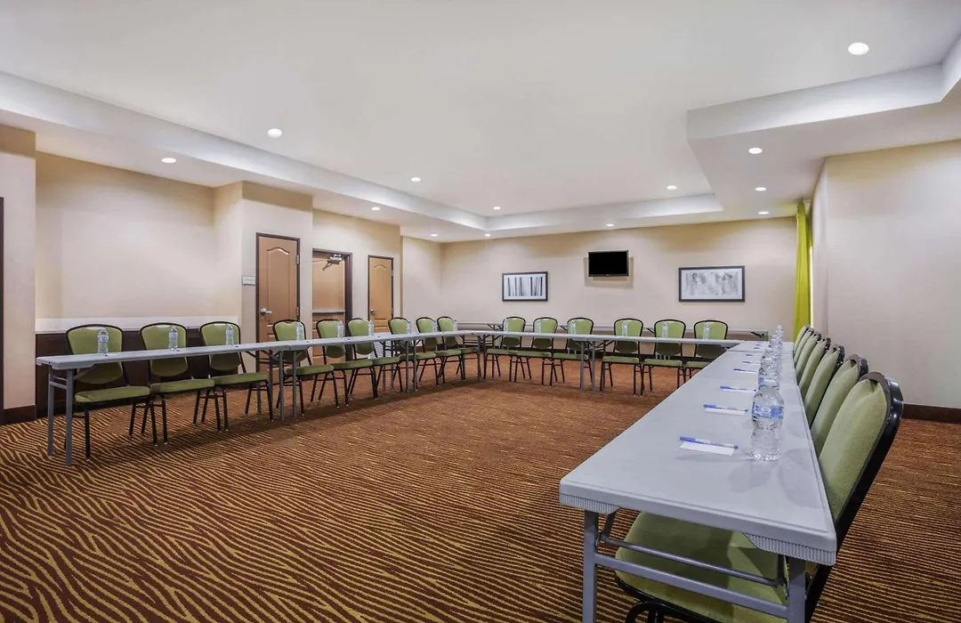 La Quinta By Wyndham Beeville-1