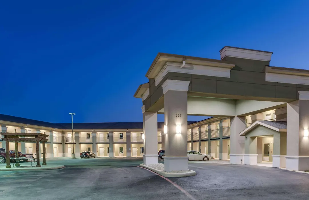 Super 8 By Wyndham Cotulla Tx-1