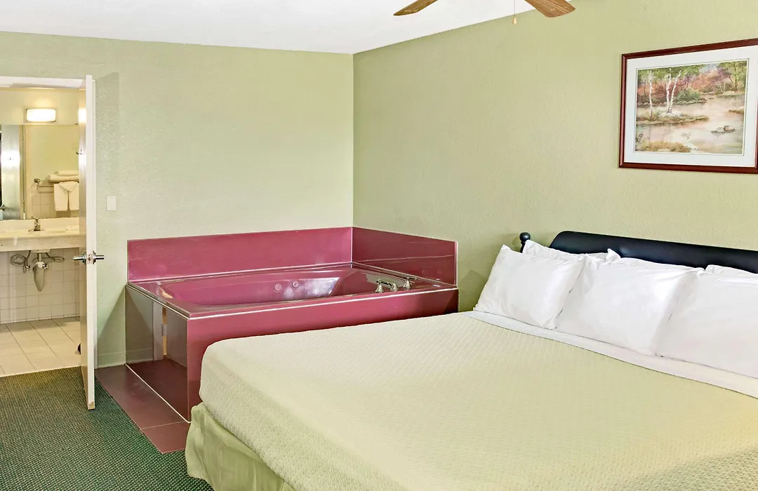 Days Inn By Wyndham El Campo Tx-1