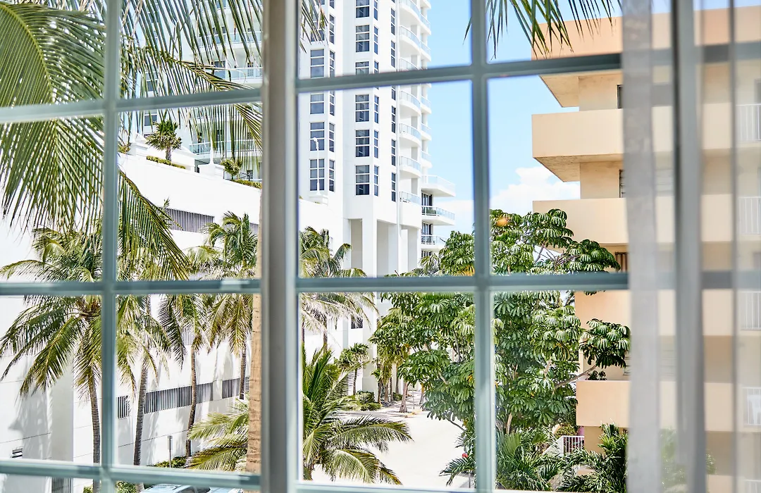 Modern Studio In Miami Beach-1