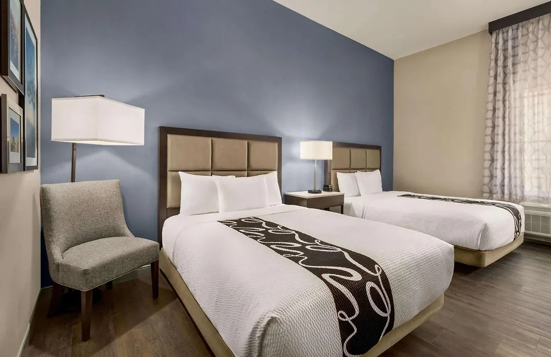 La Quinta Inn & Suites By Wyndham San Bernardino-1