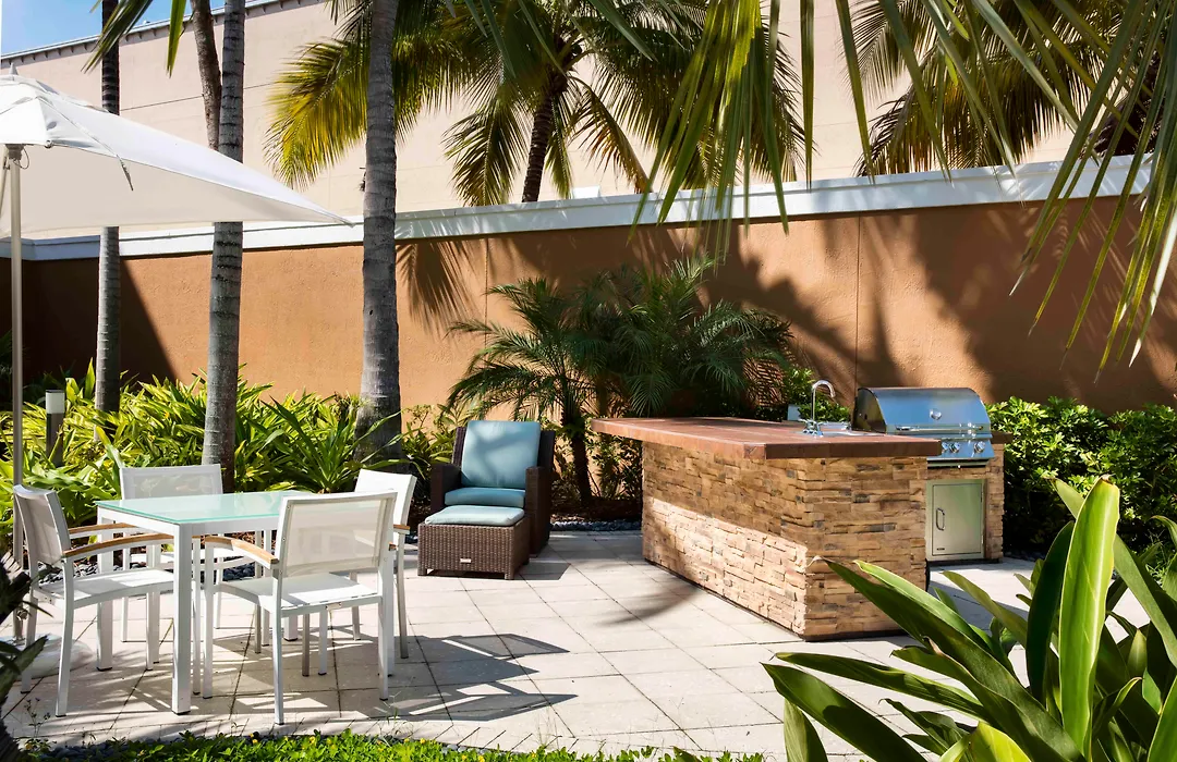 Courtyard By Marriott Miami Aventura Mall-1