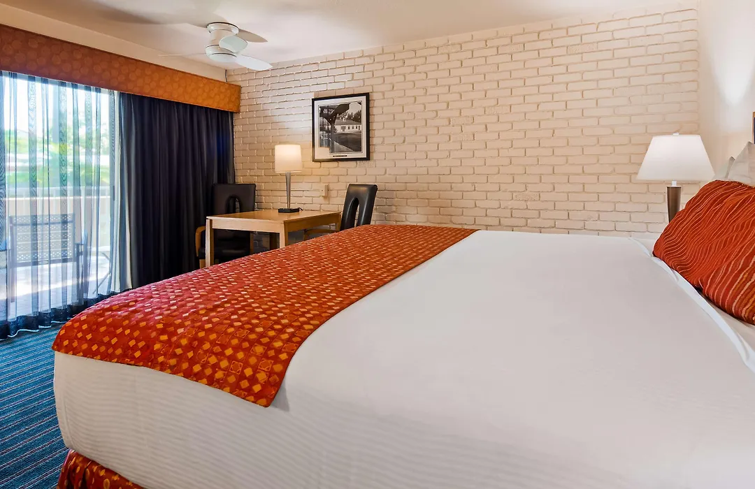 Best Western Pine Tree Motel-1