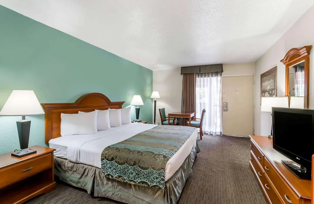 Baymont By Wyndham Sarasota-1