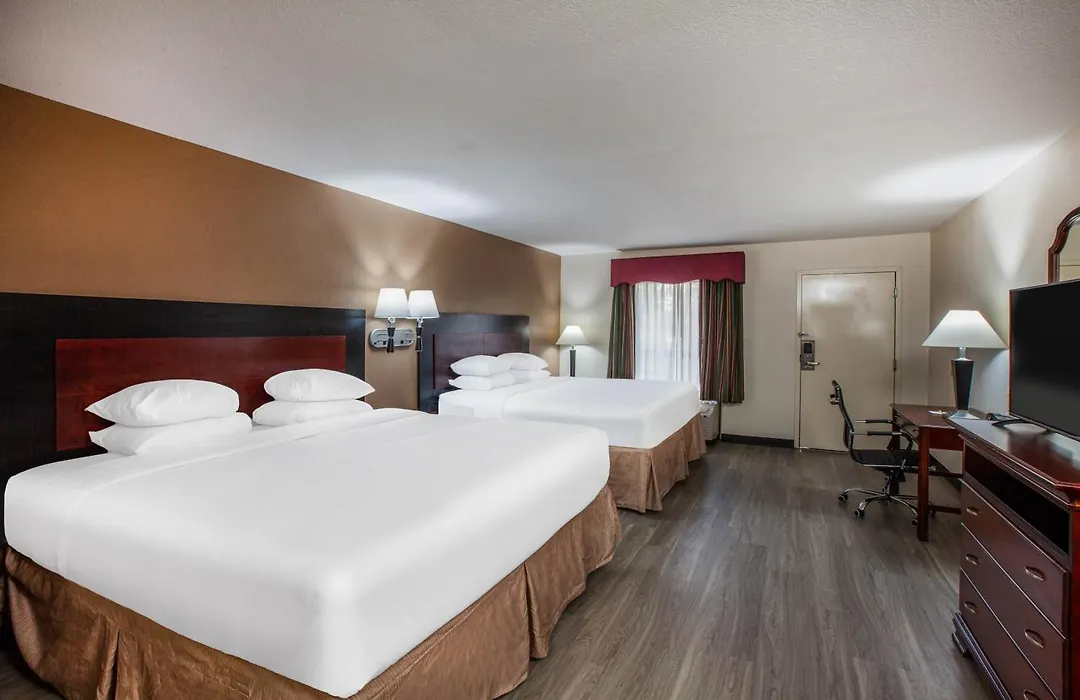 Days Inn & Suites By Wyndham Tyler-1