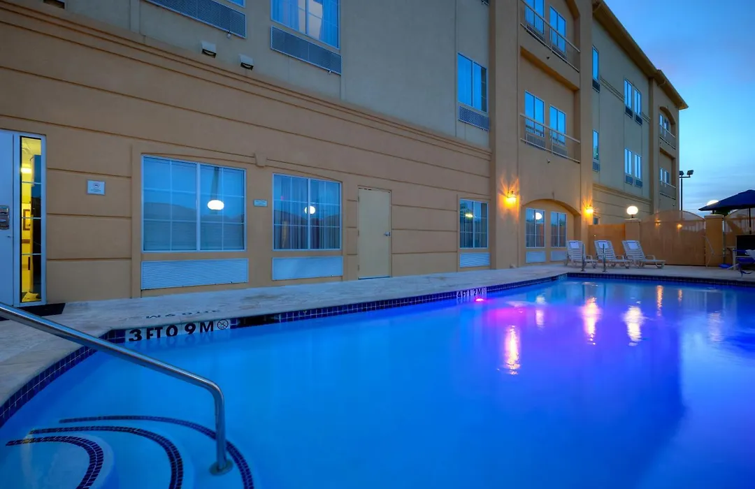 La Quinta By Wyndham Houston New Caney-1
