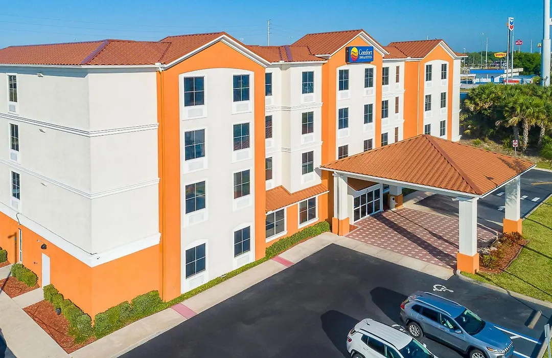 Comfort Inn & Suites Maingate South-1