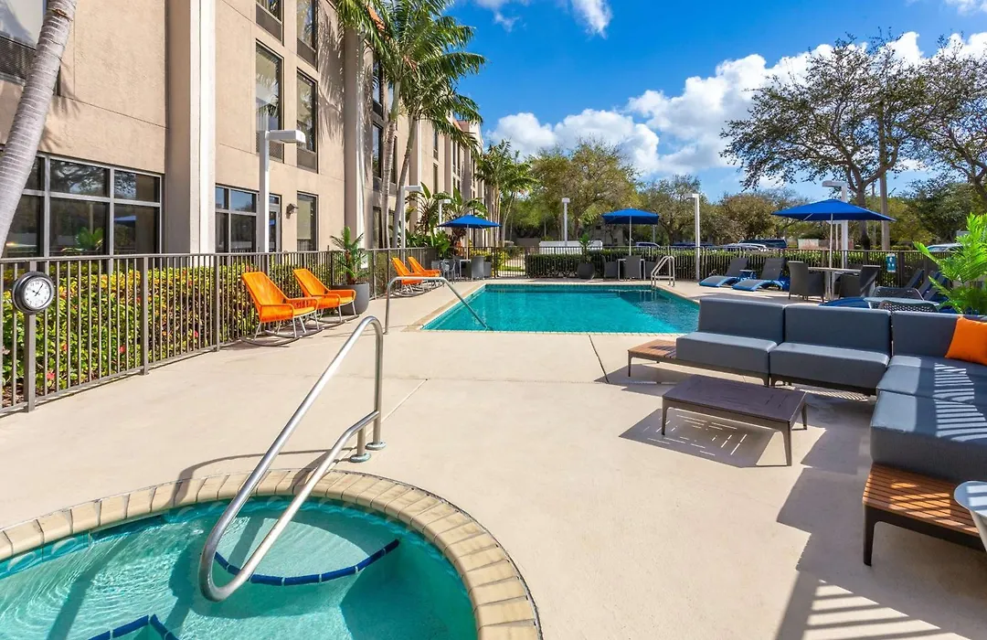 Hampton Inn Commercial Boulevard-Fort Lauderdale-1