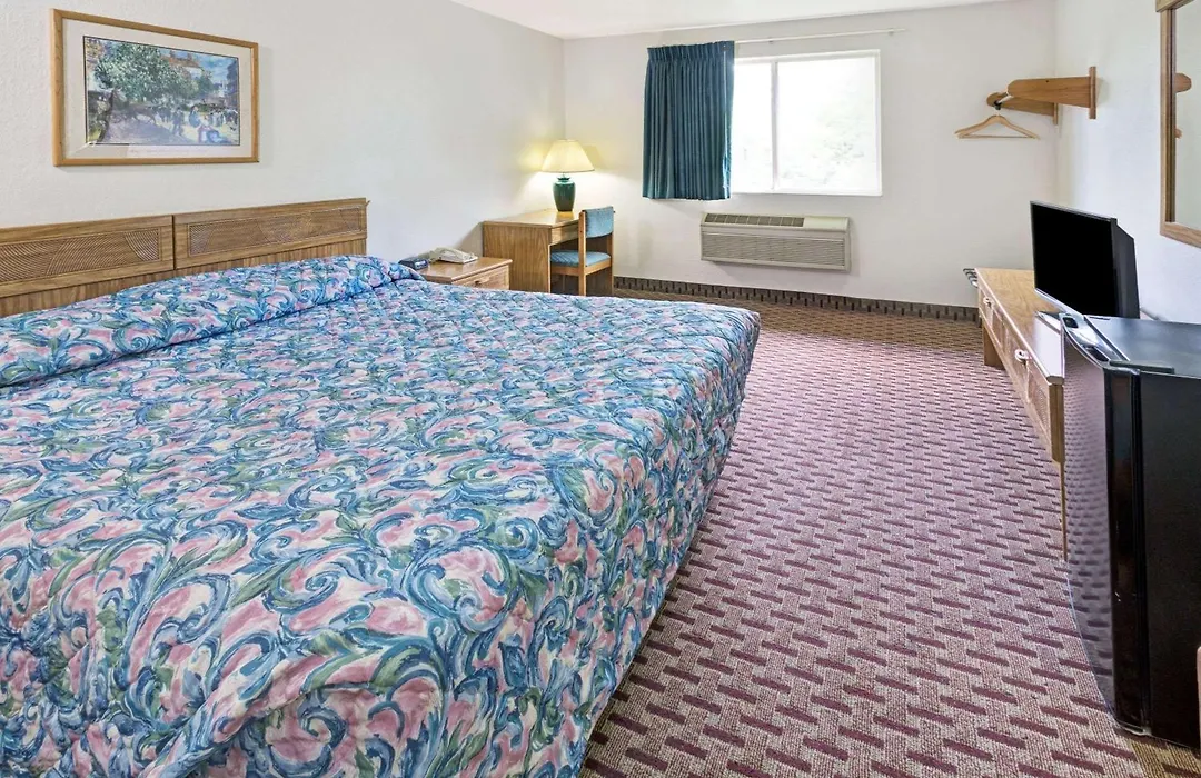 Super 8 By Wyndham Canonsburg/Pittsburgh Area-1