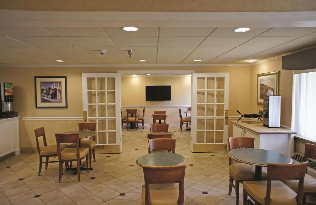 La Quinta By Wyndham Tampa Fairgrounds - Casino-1