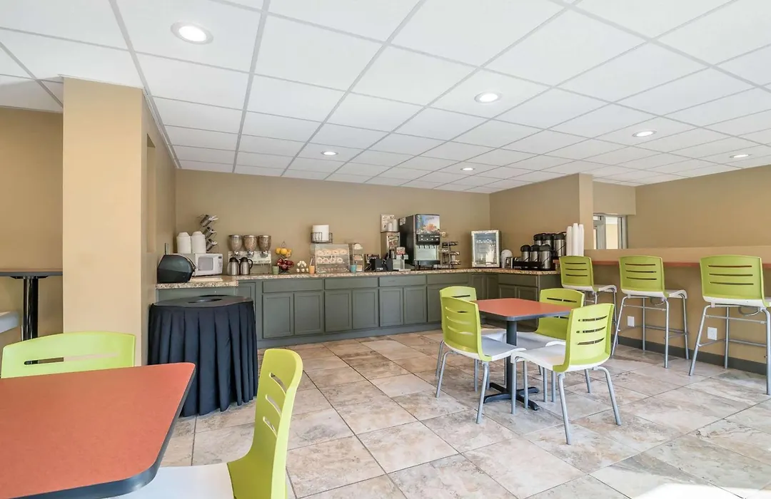 Econo Lodge Inn & Suites-1