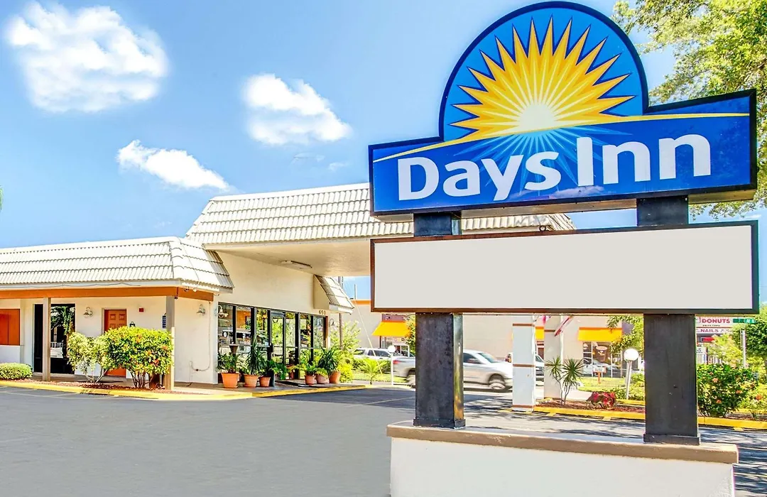 Days Inn By Wyndham St. Petersburg Central-1