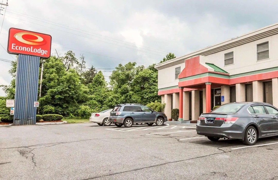 Econo Lodge Stewart International Airport-1