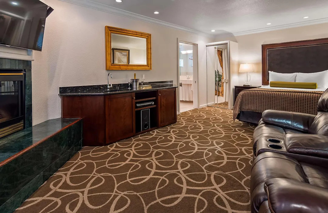 Best Western Plus Humboldt Bay Inn-1