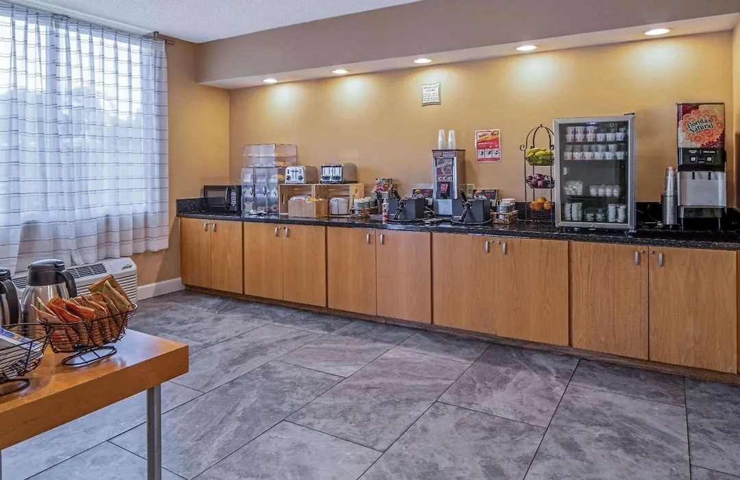 La Quinta By Wyndham Naples Downtown-1