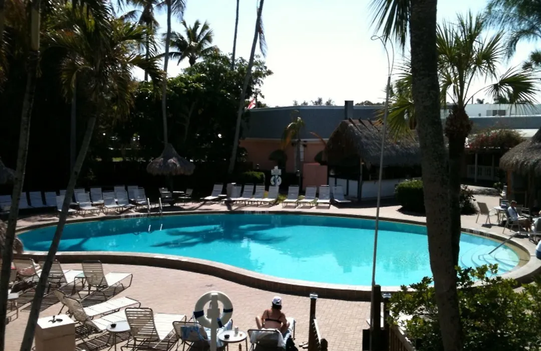 Gulfcoast Inn Naples-1