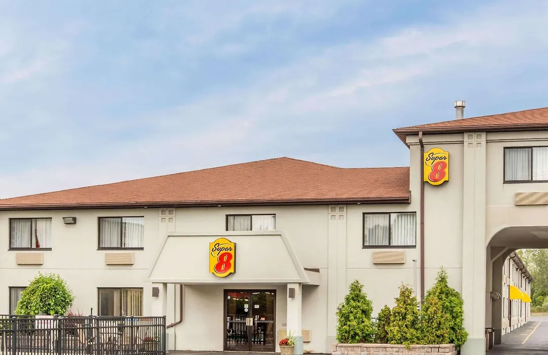 Super 8 By Wyndham Niagara Falls-1