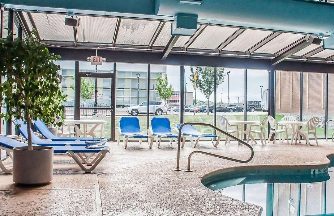 Quality Hotel & Suites At The Falls-1