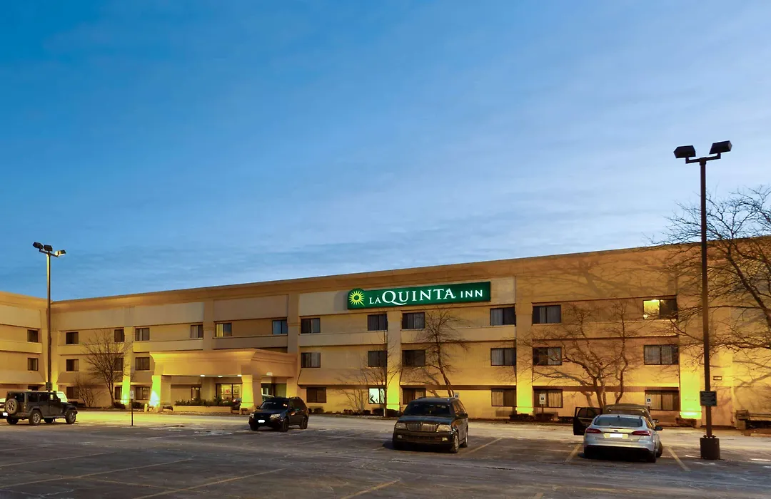 La Quinta Inn By Wyndham Chicago Willowbrook-1