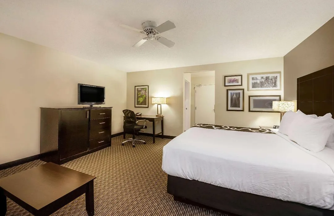 La Quinta By Wyndham Cleveland Macedonia-1