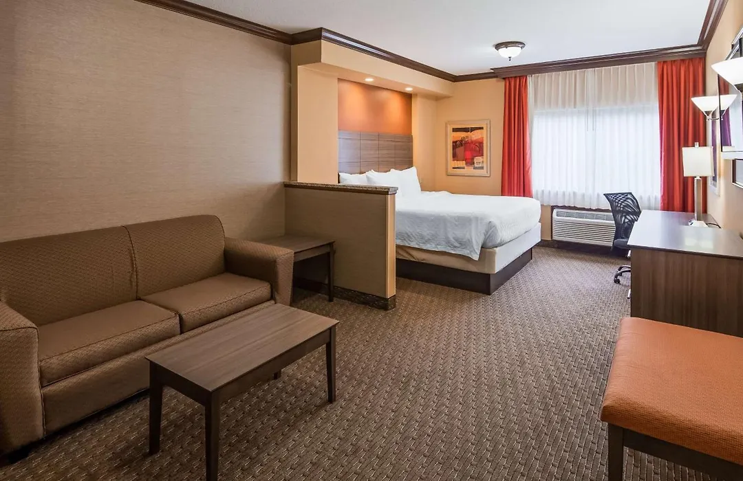 Best Western Plus North Canton Inn & Suites-1