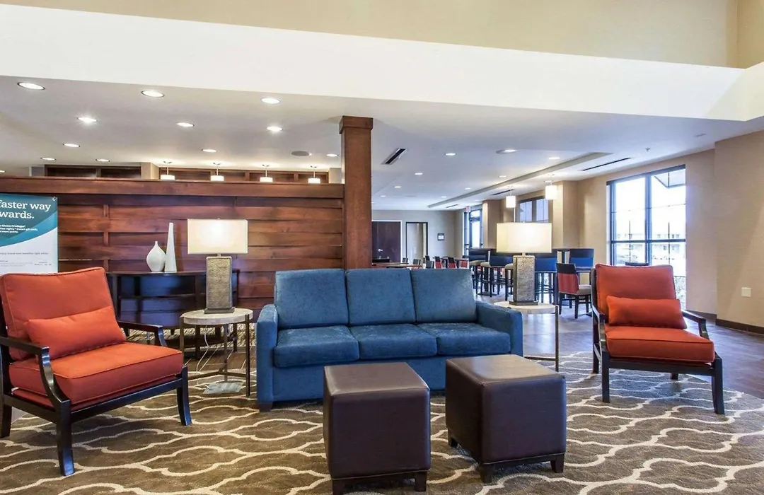 Comfort Suites-Youngstown North-1