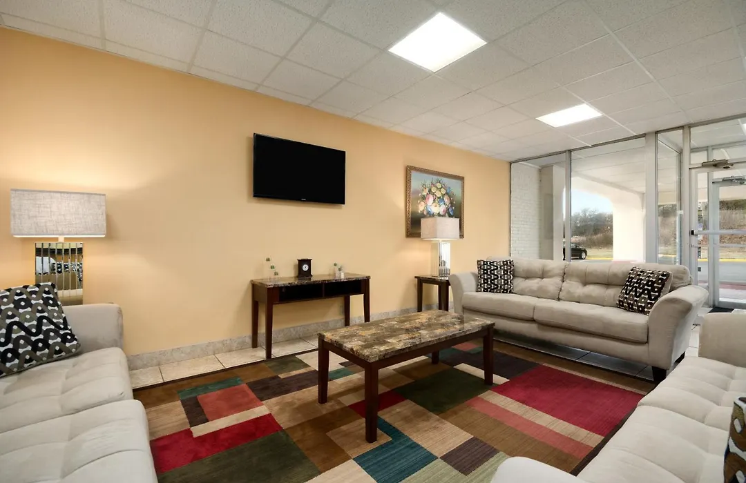 Days Inn By Wyndham Shelby-1