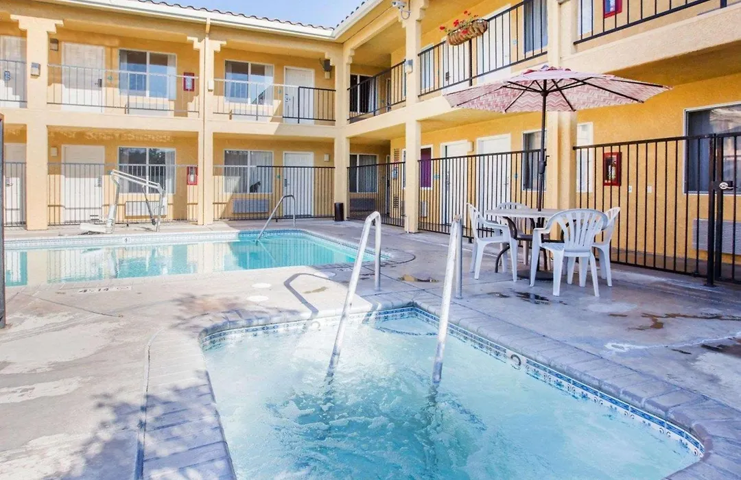 Econo Lodge Inn & Suites Lodi - Wine Country Area-1