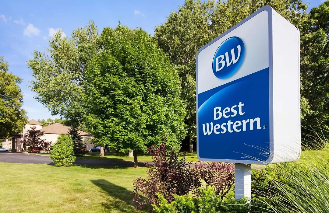 Best Western Plaza Hotel Saugatuck-1