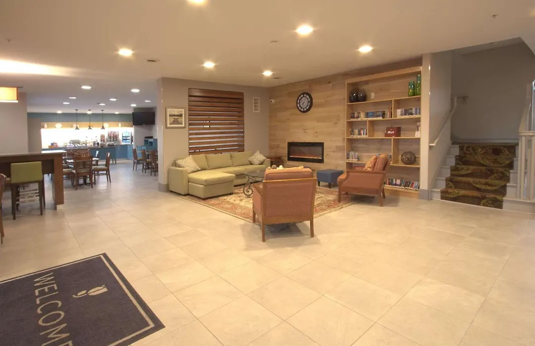 Country Inn & Suites By Radisson, Moline Airport-1