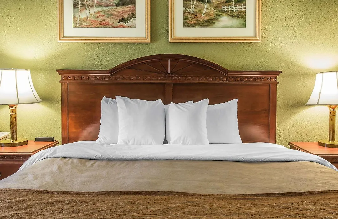 Quality Inn & Suites Ann Arbor Hwy 23-1