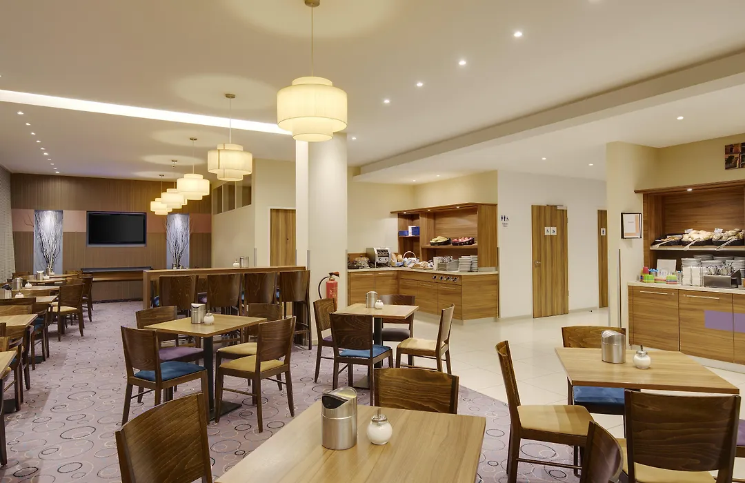 Premier Inn Hamburg City Alster-1