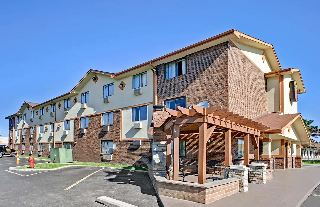 Super 8 By Wyndham Roseville/Detroit Area-1