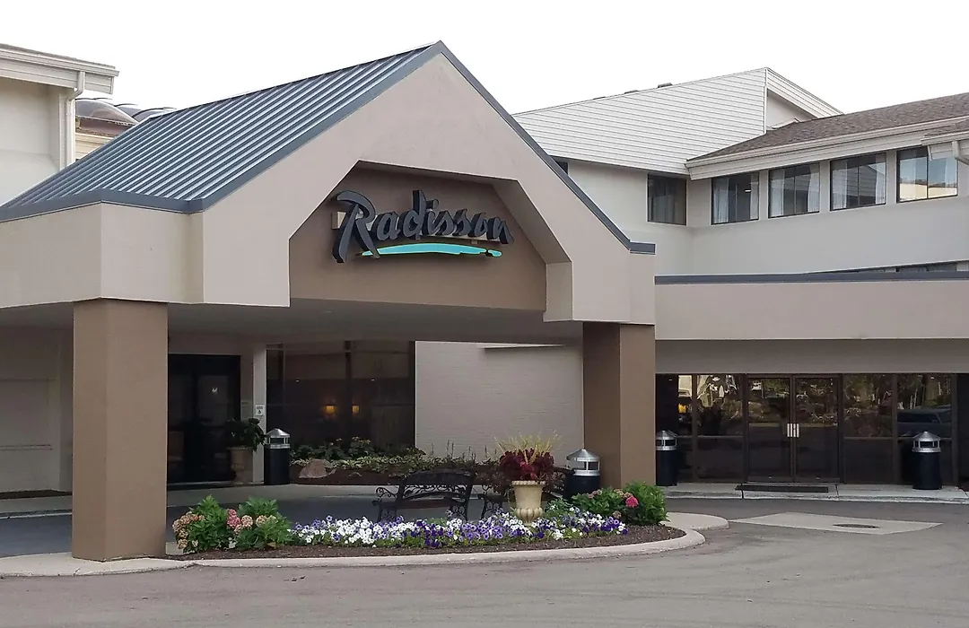 Radisson Hotel Detroit-Farmington Hills-1