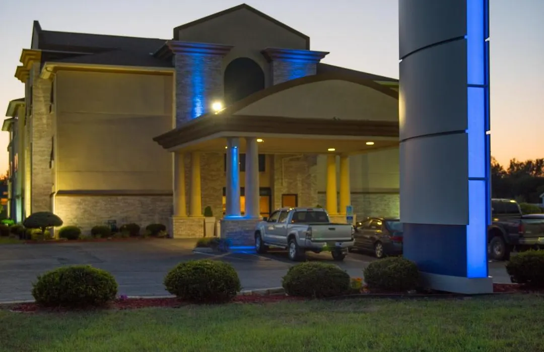 Holiday Inn Express Hotel & Suites Wauseon By Ihg-1