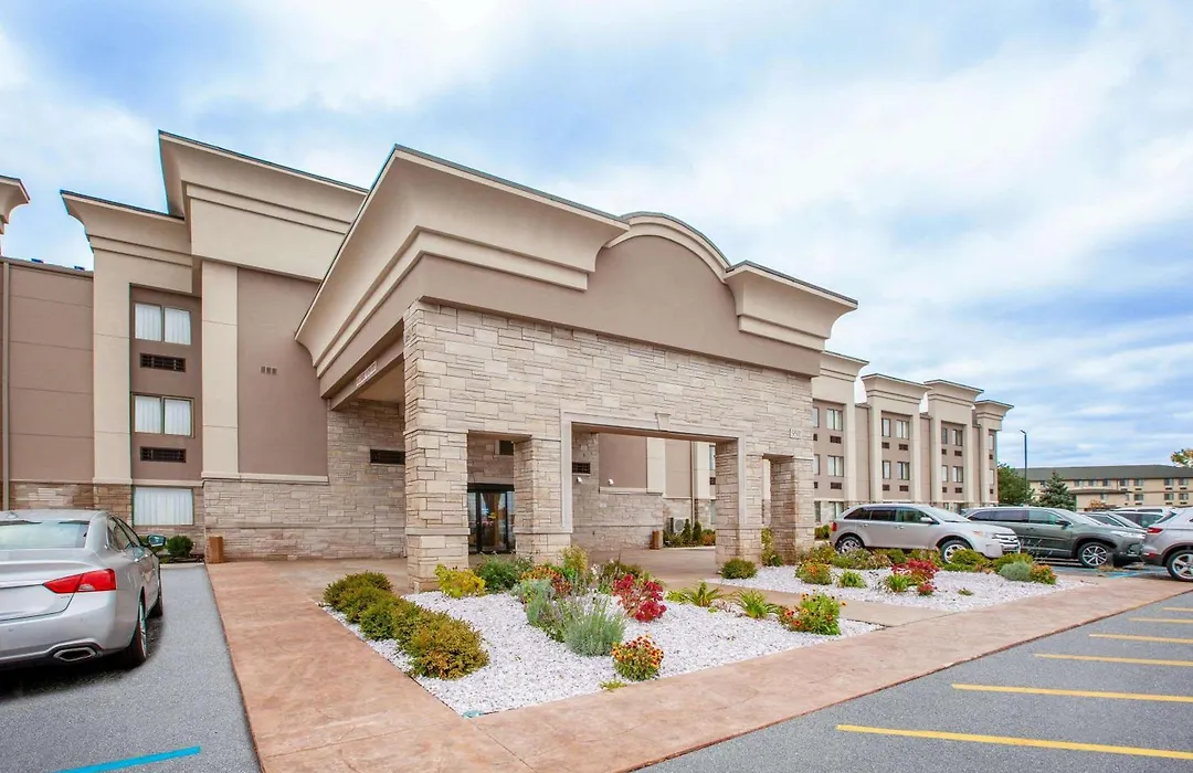 Wingate By Wyndham Detroit Metro Airport-1