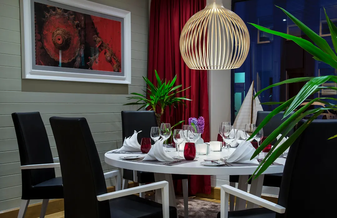 Mercure Klaipeda City Hotel, Meetings, Events, Restaurant & Bar - Accor Group-1
