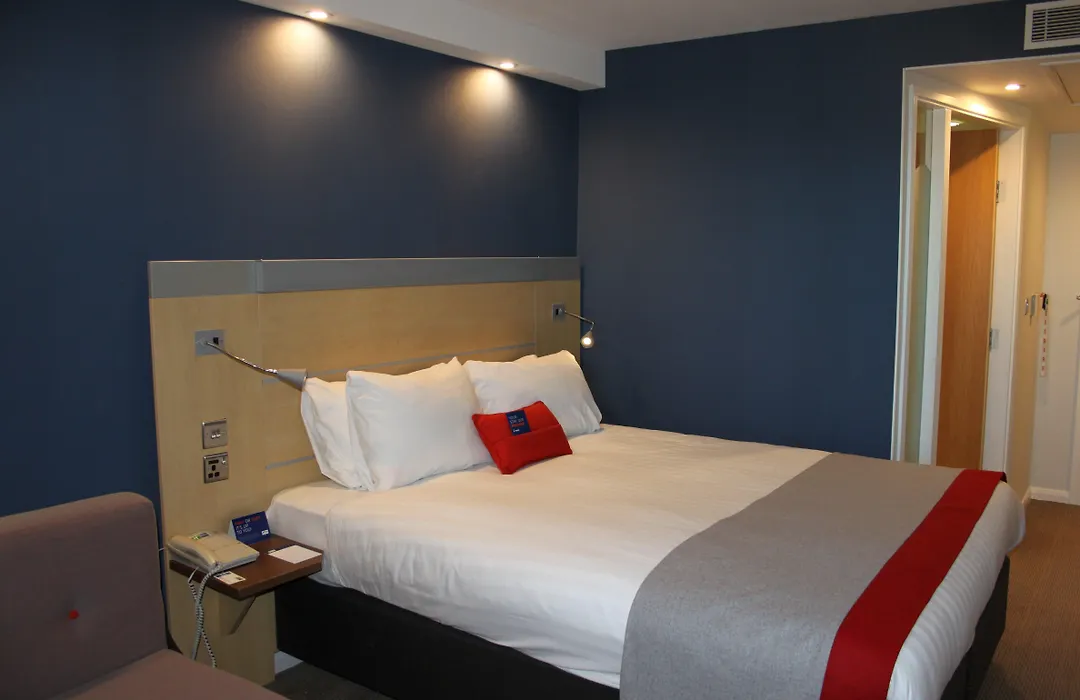 Holiday Inn Express Cardiff Airport, An Ihg Hotel-1