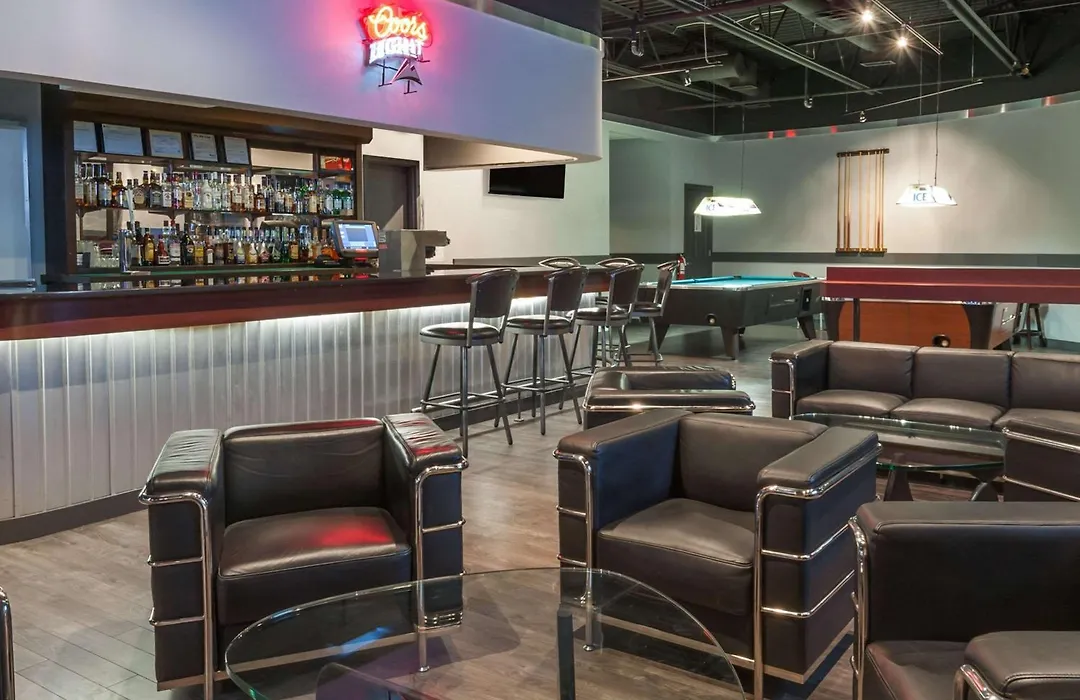 Super 8 By Wyndham Edmonton/West-1
