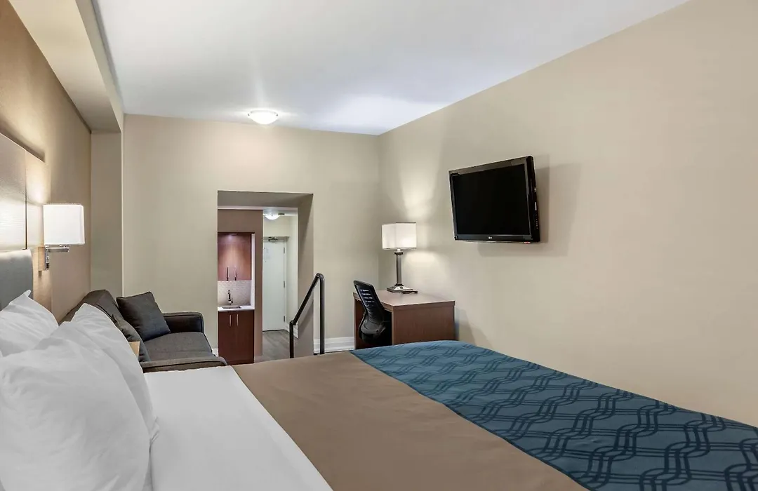 Econo Lodge Inn & Suites Downtown-1