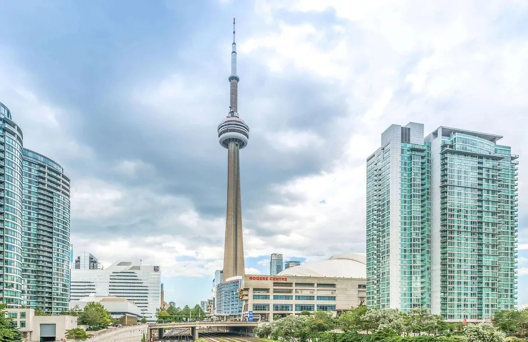 Howard Johnson By Wyndham Toronto Downtown West-1