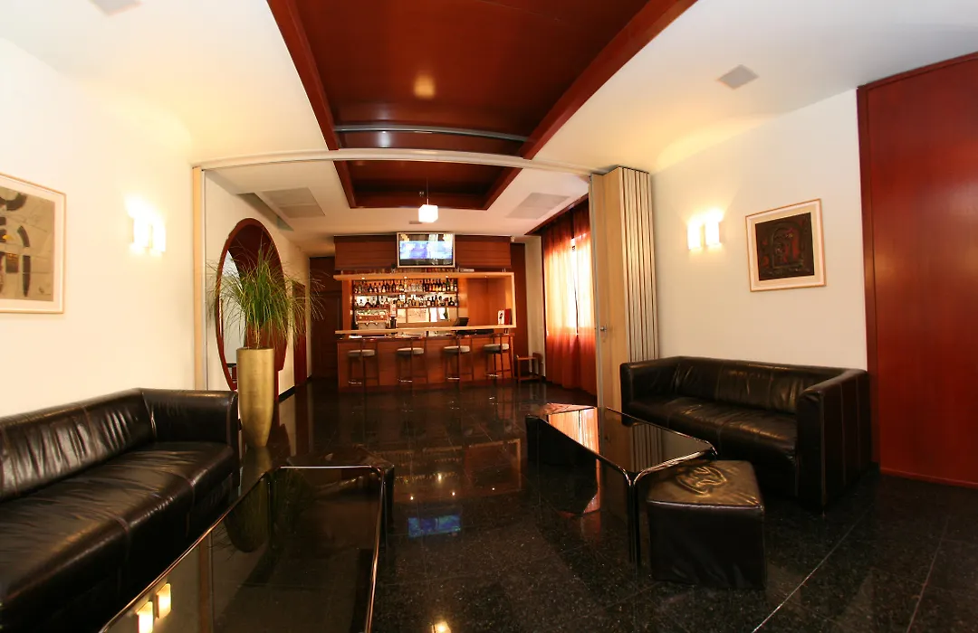 Savoy Hotel-1