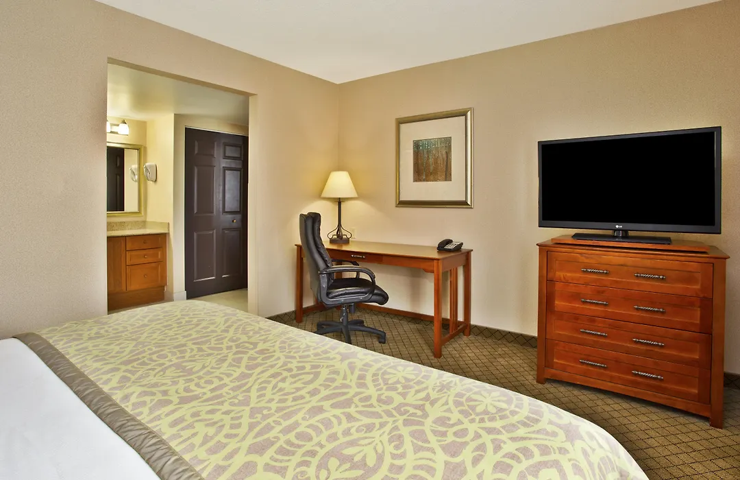Executive Residency By Best Western Toronto-Mississauga-1