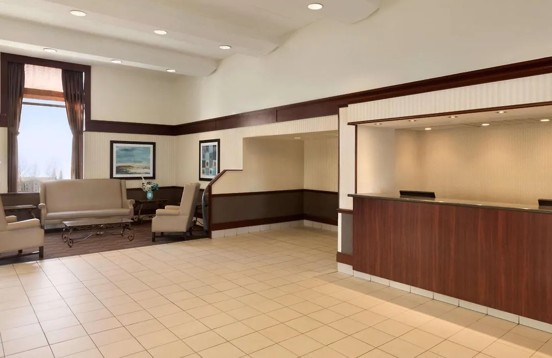 Travelodge By Wyndham Edmonton South-1