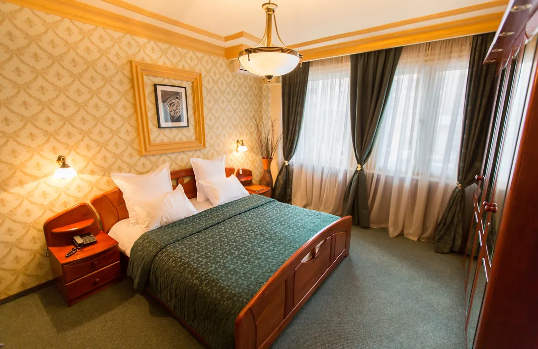 Bucharest Comfort Suites Hotel-1