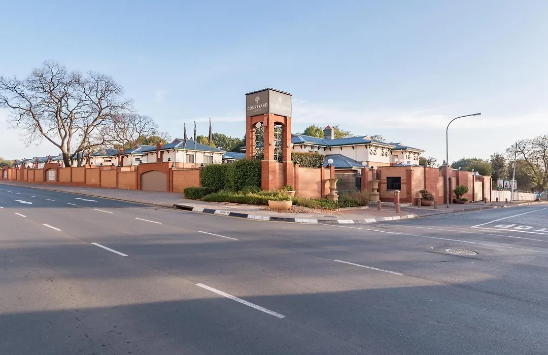 Courtyard Hotel Rosebank-1